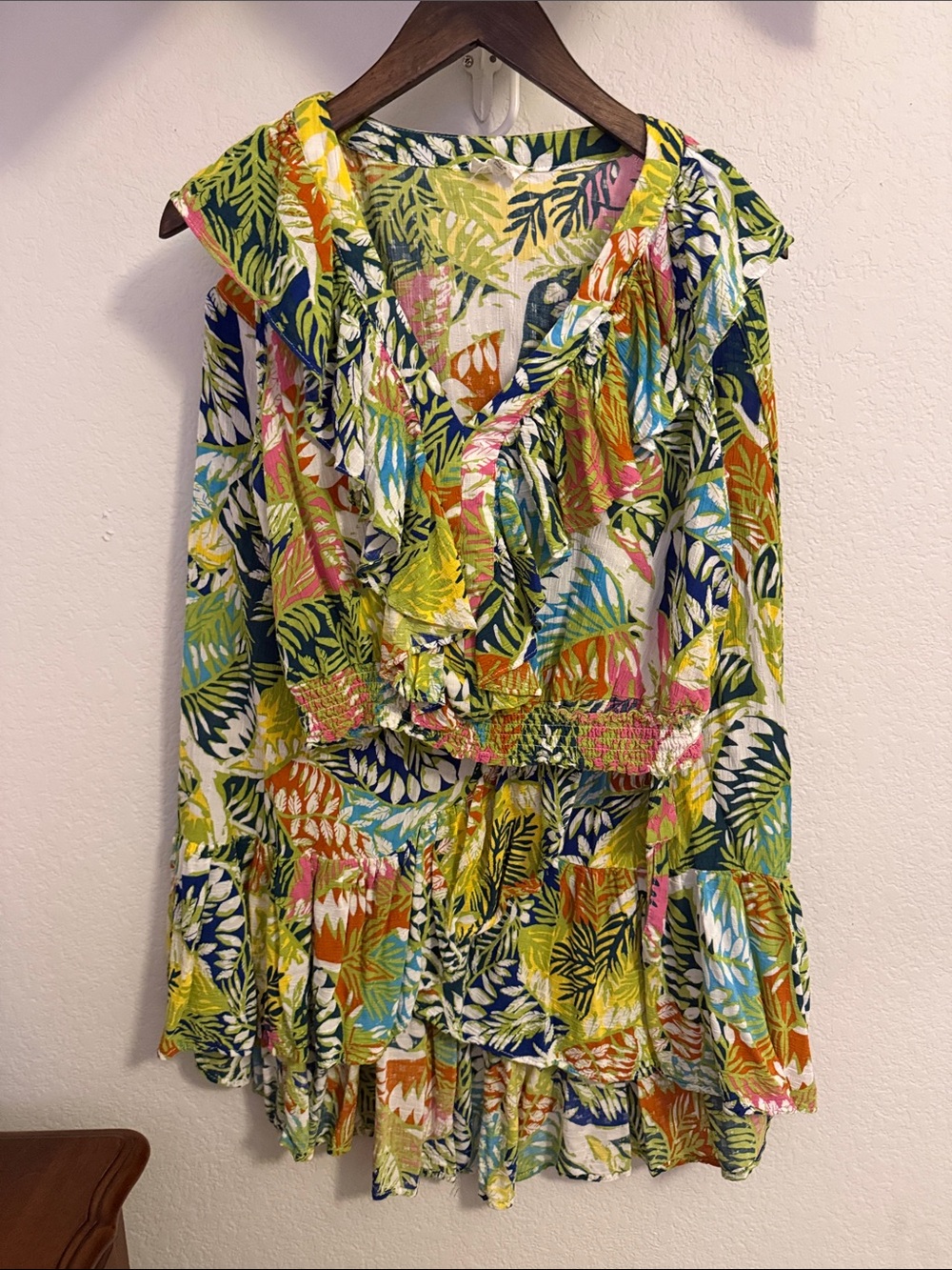 Nicole Miller Multicolor Tropical Print Ruffled Crop Top